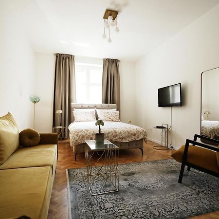 Center City Apartment 3 Загреб Екстер'єр фото